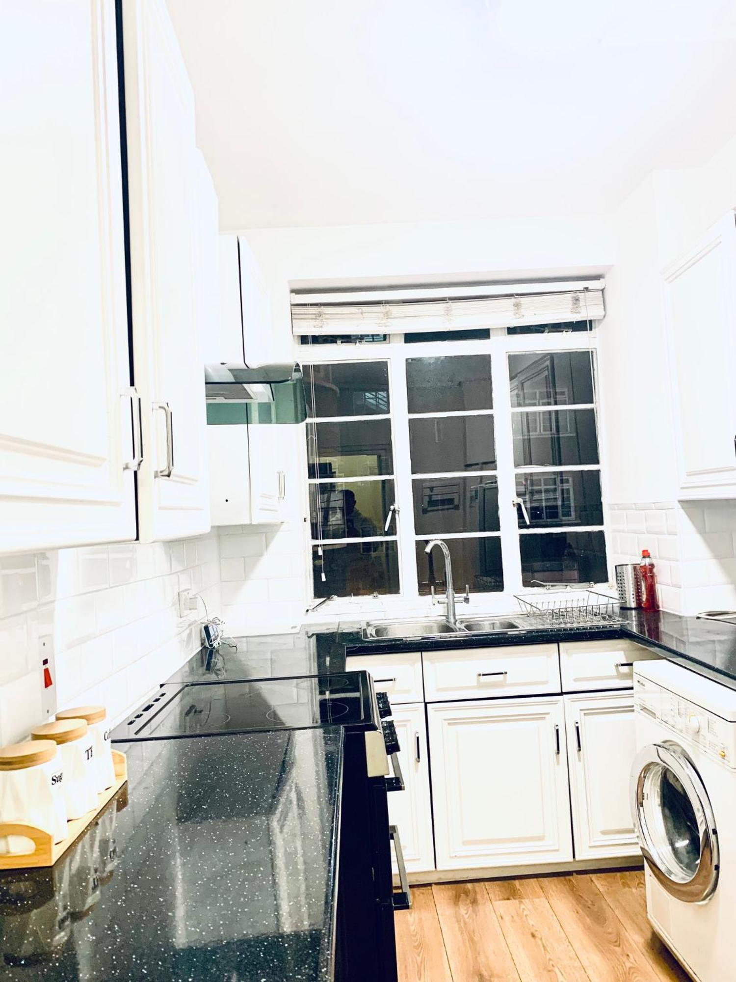 Cosy 2 Bedroom Apartment In Swiss Cottage. London Exterior photo